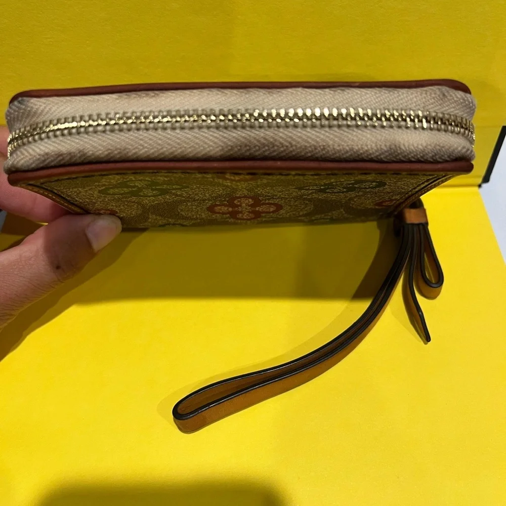 Vintage Color Flowers Coach Wristlet Bag Est. 1941‎